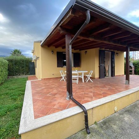 Villa Indipendente Le Coccinelle Beach Mare Piscina A 250 Mt Dal Mare Con Servizio Di Piscina A 400 Mt 12 K Da Cefalu Campofelice Di Roccella Exterior photo