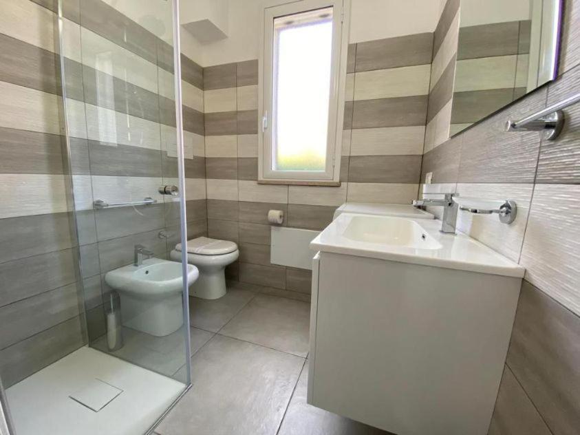 Villa Indipendente Le Coccinelle Beach Mare Piscina A 250 Mt Dal Mare Con Servizio Di Piscina A 400 Mt 12 K Da Cefalu Campofelice Di Roccella Exterior photo